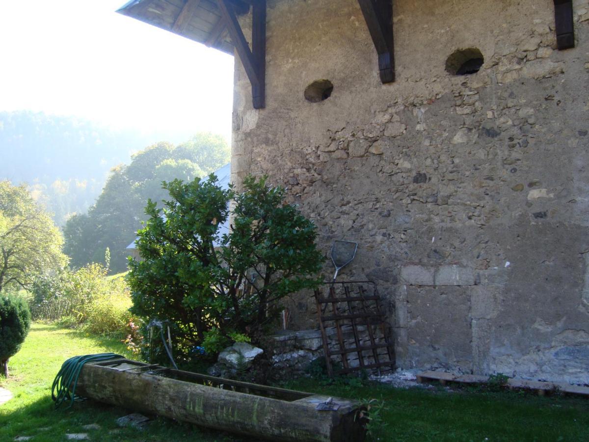 Chez Mémé Cour Villa Bellevaux Exterior foto
